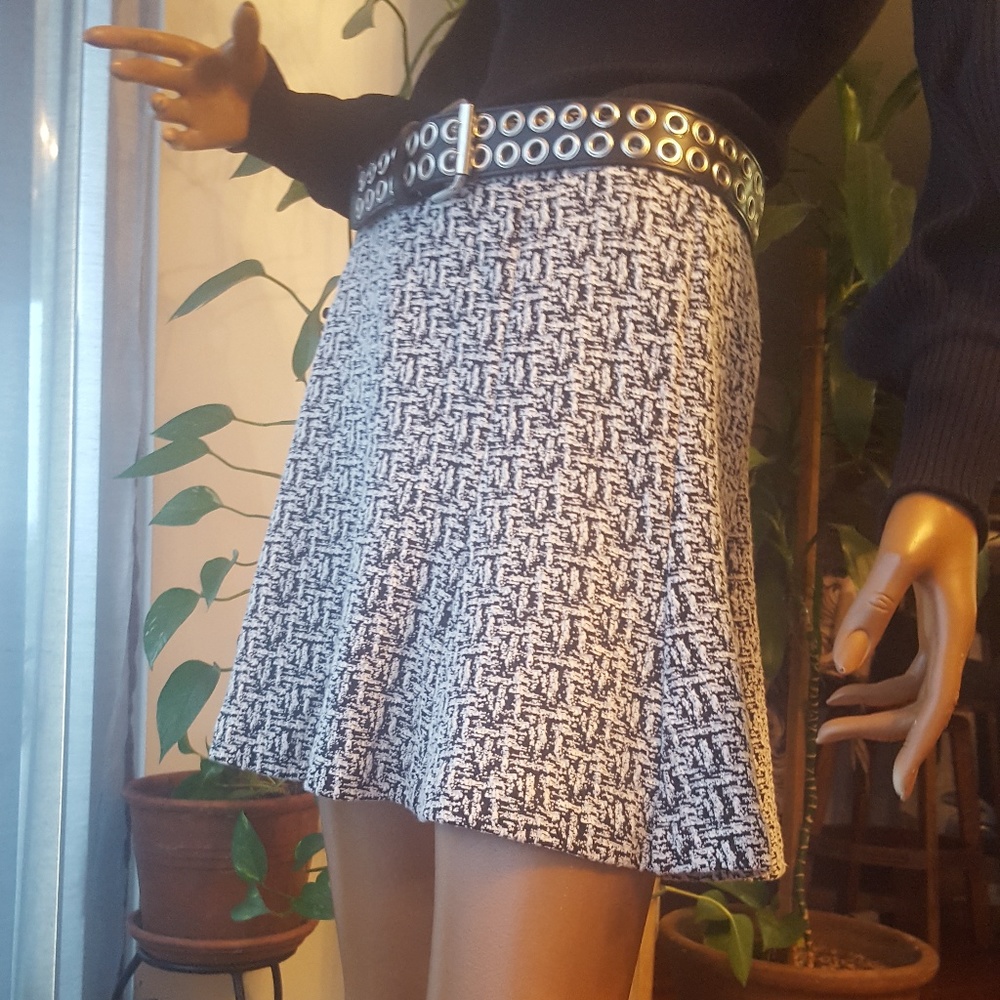 Banana Republic mini skirt fit & flare sz 2